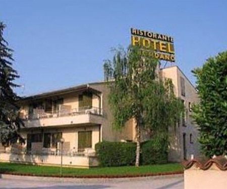 Hotel Ristorante Giordano Cavernago Exterior foto