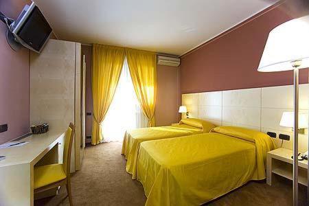Hotel Ristorante Giordano Cavernago Cameră foto